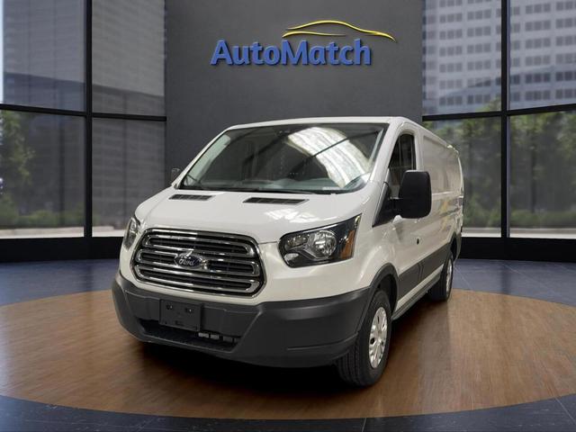 Photo of 2018 Oxford White Ford Transit-250