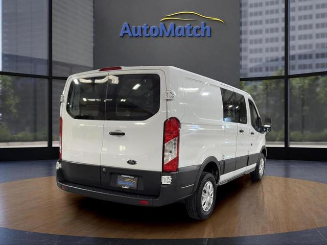 Photo of 2018 Oxford White Ford Transit-250