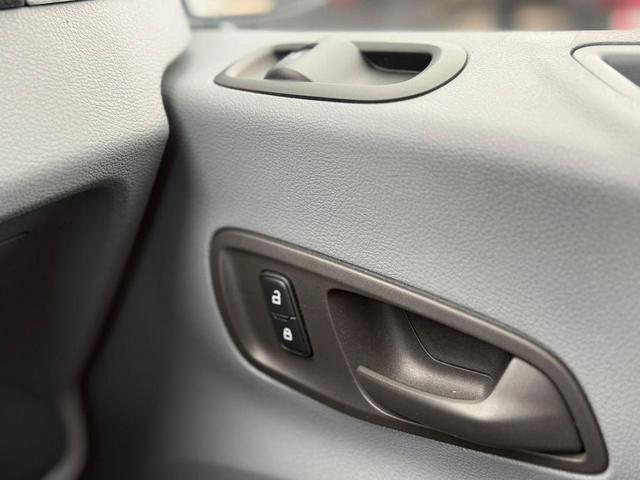 Photo of 2018 Oxford White Ford Transit-250