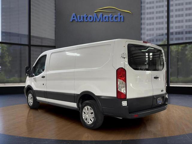 Photo of 2018 Oxford White Ford Transit-250