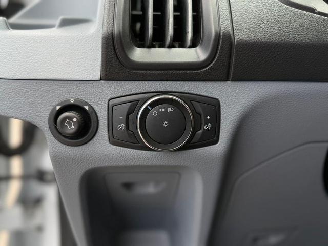Photo of 2018 Oxford White Ford Transit-250