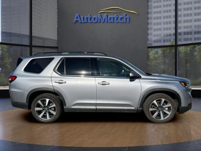 Photo of 2023 Gray Honda Pilot