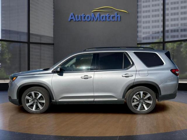 Photo of 2023 Gray Honda Pilot