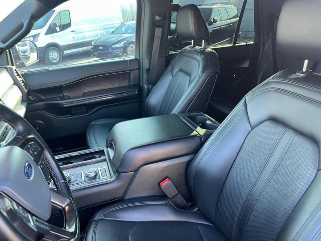 Photo of 2021 Agate Black Metallic Ford Expedition Max