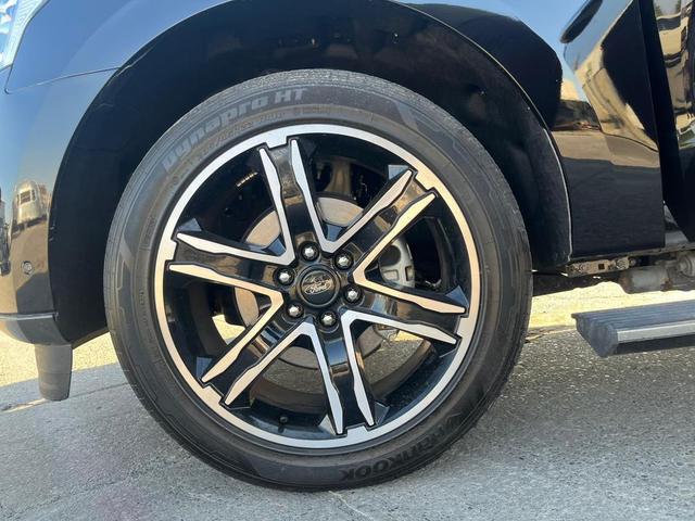 Photo of 2021 Agate Black Metallic Ford Expedition Max