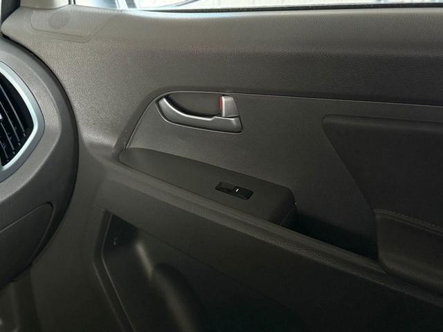 Photo of 2013 Bright Silver Kia Sportage