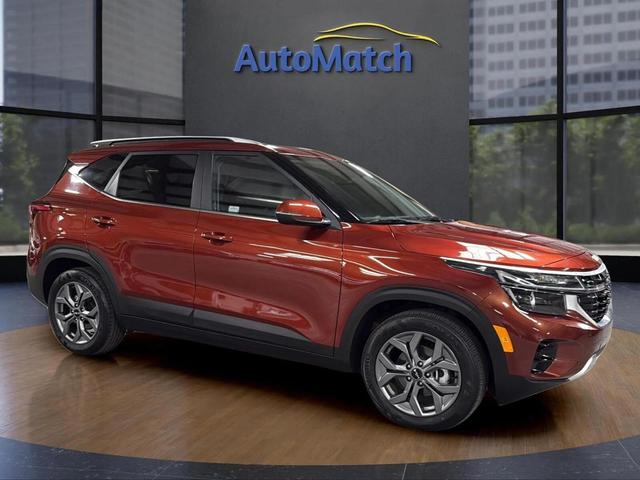 Photo of 2024 Mars Orange Kia Seltos