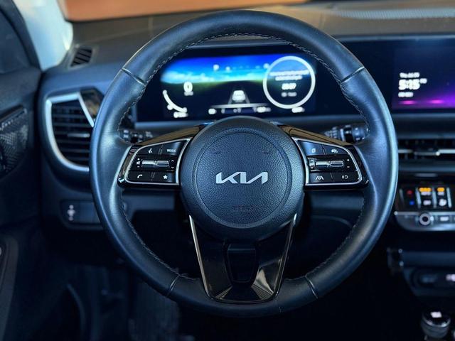Photo of 2024 Mars Orange Kia Seltos