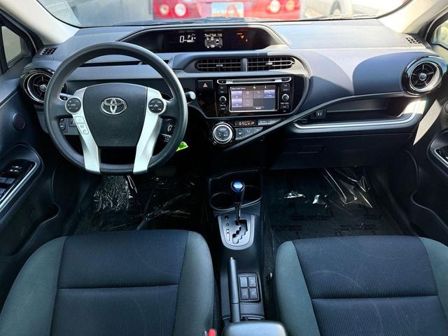 Photo of 2015 Super White Toyota Prius c