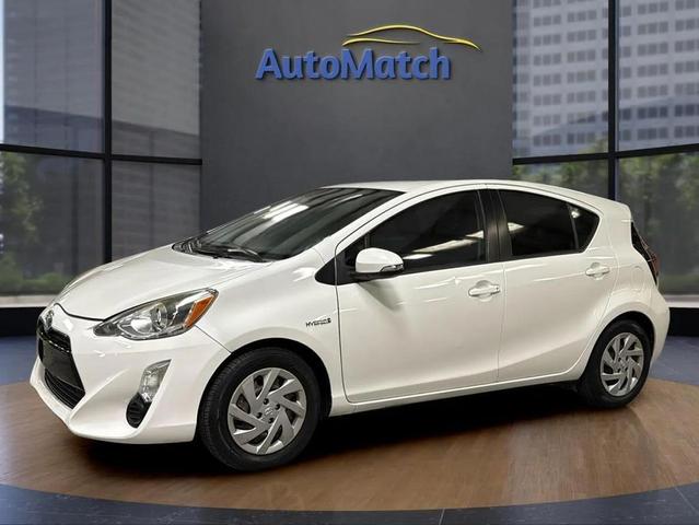 Photo of 2015 Super White Toyota Prius c