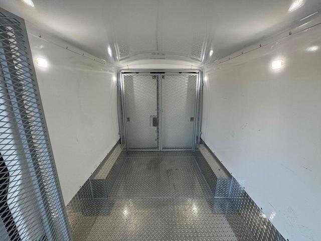 Photo of 2019 Oxford White Ford Transit-250