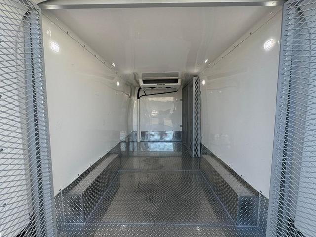 Photo of 2019 Oxford White Ford Transit-250