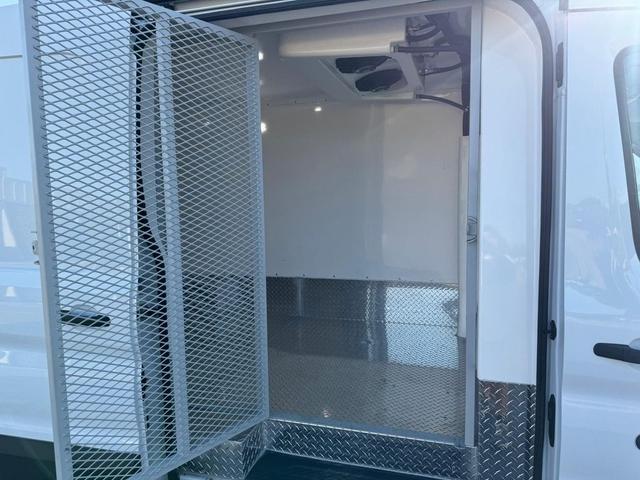 Photo of 2019 Oxford White Ford Transit-250
