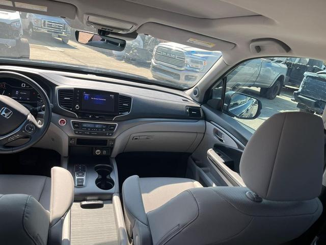 Photo of 2022 Crystal Black Pearl Honda Ridgeline