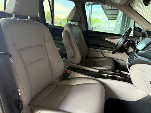 Photo of 2022 Crystal Black Pearl Honda Ridgeline