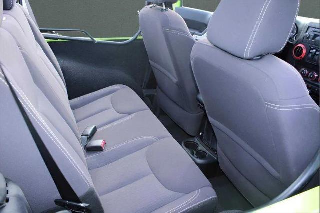 Photo of 2013 Gecko Pearl Jeep Wrangler