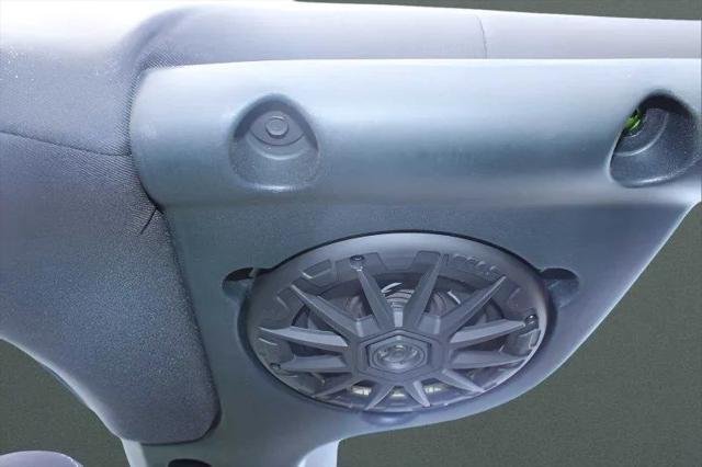 Photo of 2013 Gecko Pearl Jeep Wrangler