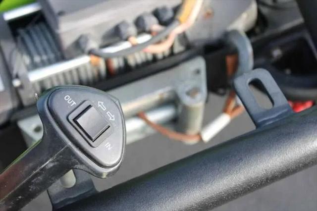 Photo of 2013 Gecko Pearl Jeep Wrangler