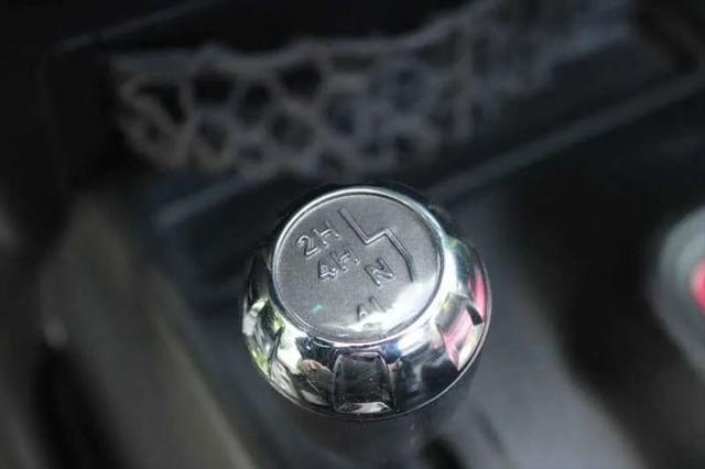 Photo of 2013 Gecko Pearl Jeep Wrangler