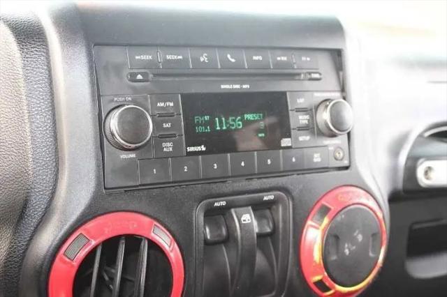 Photo of 2013 Gecko Pearl Jeep Wrangler