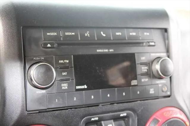 Photo of 2013 Gecko Pearl Jeep Wrangler