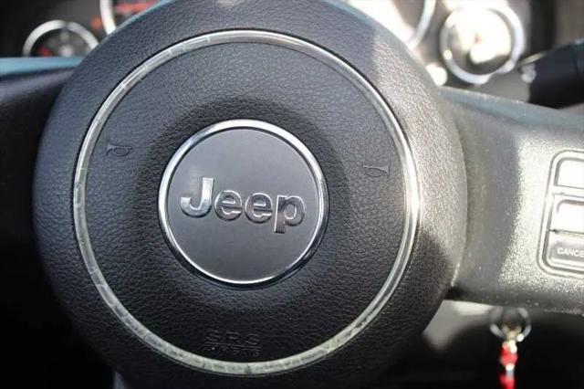 Photo of 2013 Gecko Pearl Jeep Wrangler