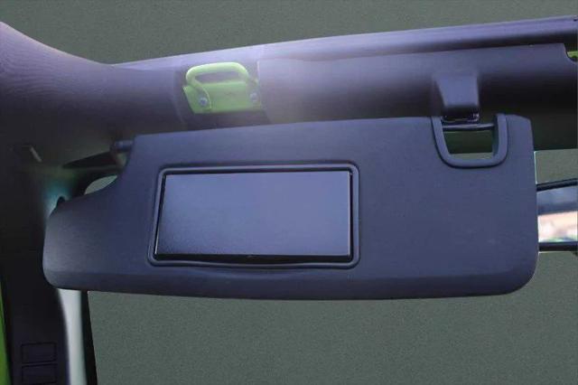 Photo of 2013 Gecko Pearl Jeep Wrangler