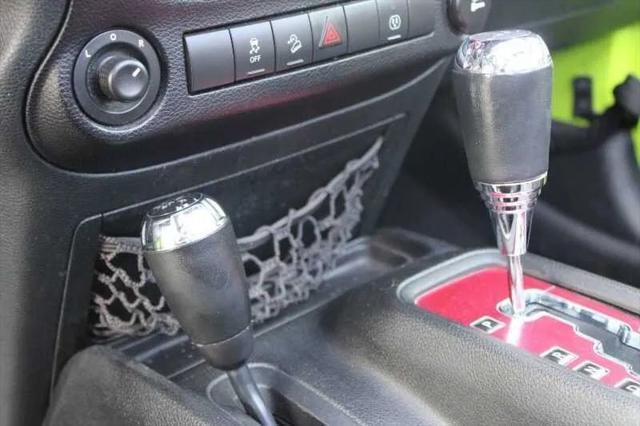 Photo of 2013 Gecko Pearl Jeep Wrangler