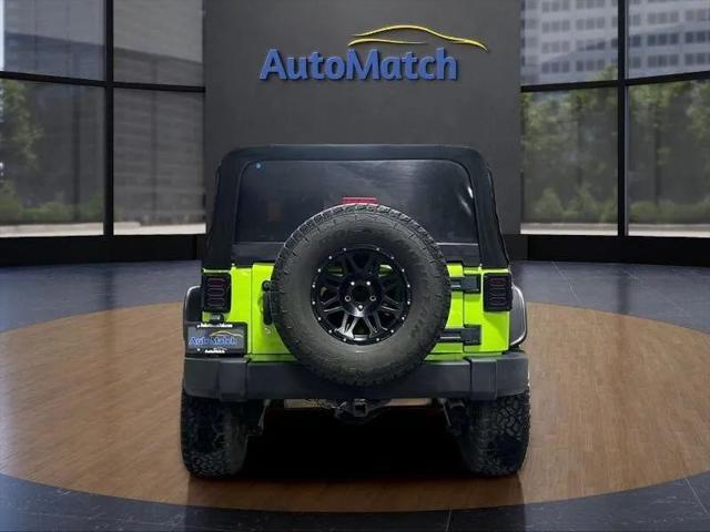Photo of 2013 Gecko Pearl Jeep Wrangler