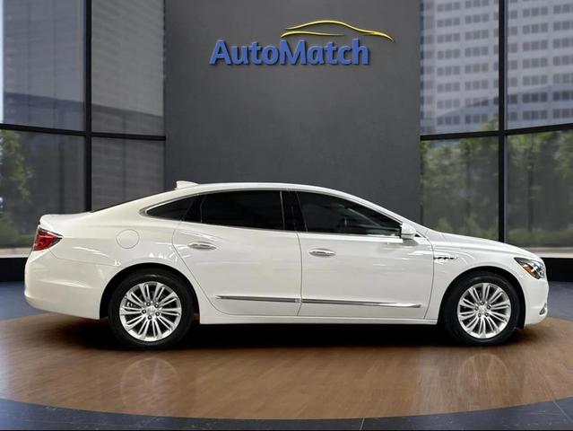 Photo of 2018 White Frost Tricoat Buick LaCrosse