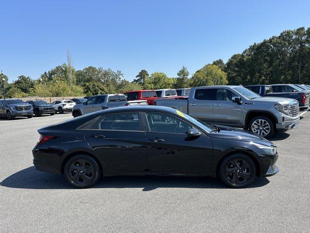 Photo of 2021 Phantom Black Hyundai ELANTRA