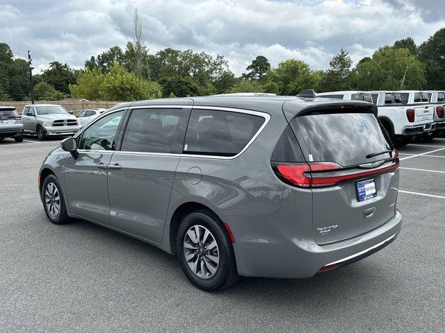 Photo of 2023 Ceramic Gray Clearcoat Chrysler Pacifica Hybrid