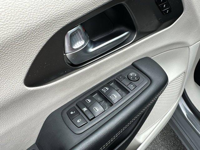 Photo of 2023 Ceramic Gray Clearcoat Chrysler Pacifica Hybrid
