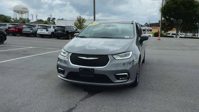 Photo of 2023 Ceramic Gray Clearcoat Chrysler Pacifica Hybrid