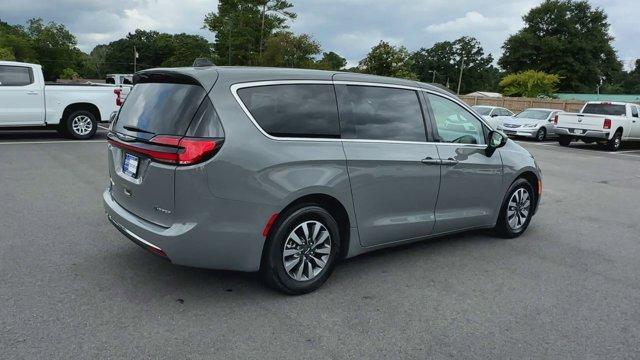 Photo of 2023 Ceramic Gray Clearcoat Chrysler Pacifica Hybrid