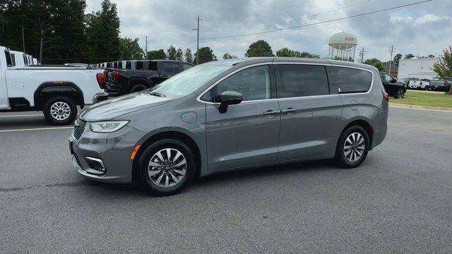Photo of 2023 Ceramic Gray Clearcoat Chrysler Pacifica Hybrid