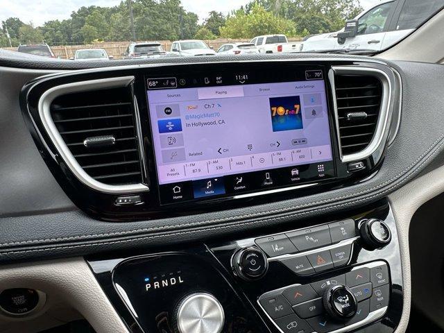 Photo of 2023 Ceramic Gray Clearcoat Chrysler Pacifica Hybrid
