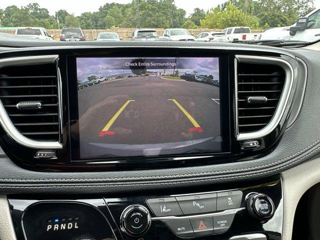Photo of 2023 Ceramic Gray Clearcoat Chrysler Pacifica Hybrid