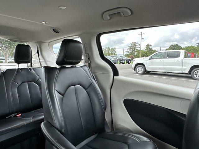 Photo of 2023 Ceramic Gray Clearcoat Chrysler Pacifica Hybrid
