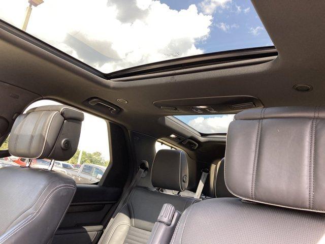 Photo of 2021 Santorini Black Land Rover Discovery