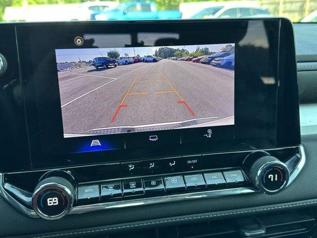 Photo of 2023 Summit White Chevrolet Colorado