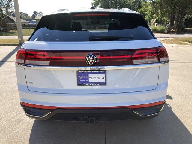 Photo of 2024 Pure White Volkswagen Atlas Cross Sport