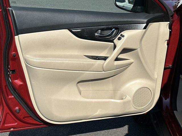 Photo of 2014 Cayenne Red Nissan Rogue