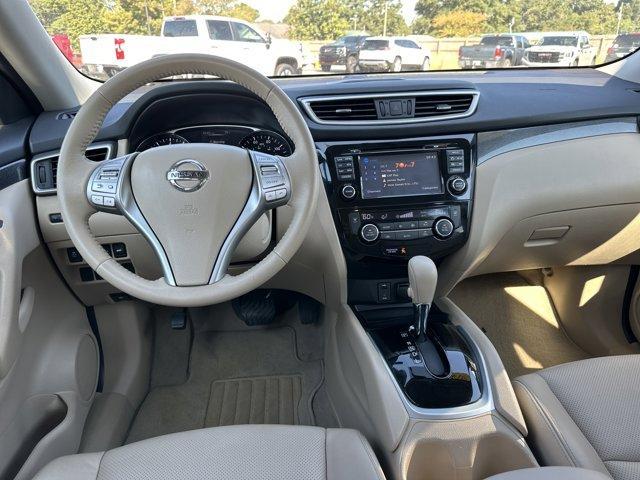 Photo of 2014 Cayenne Red Nissan Rogue