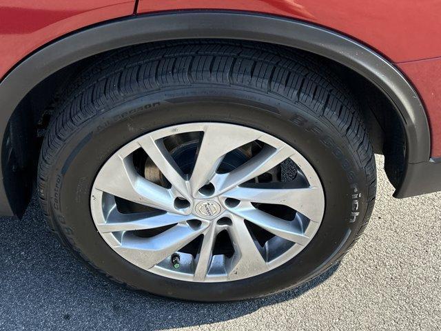 Photo of 2014 Cayenne Red Nissan Rogue