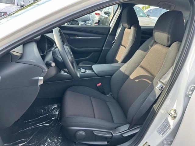Photo of 2025 Snowflake White Pearl Mica Mazda Mazda3