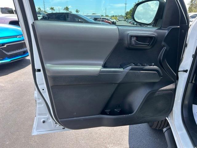 Photo of 2022 White Toyota Tacoma