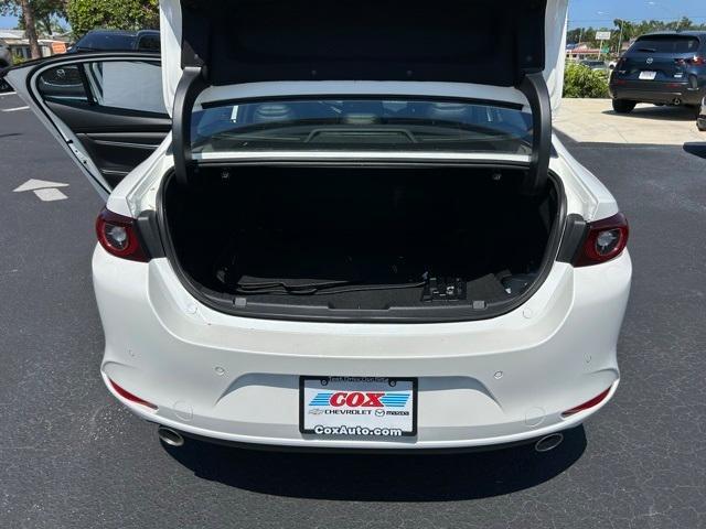 Photo of 2025 Snowflake White Pearl Mazda Mazda3