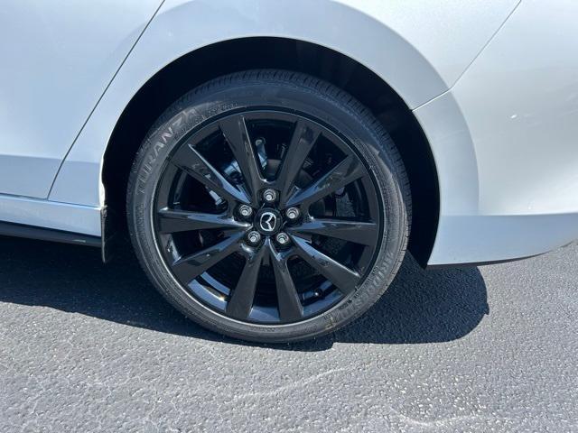 Photo of 2025 Snowflake White Pearl Mazda Mazda3