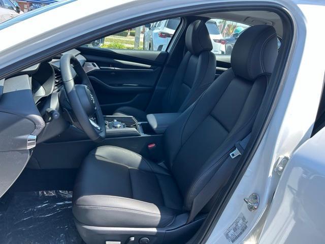 Photo of 2025 Snowflake White Pearl Mazda Mazda3